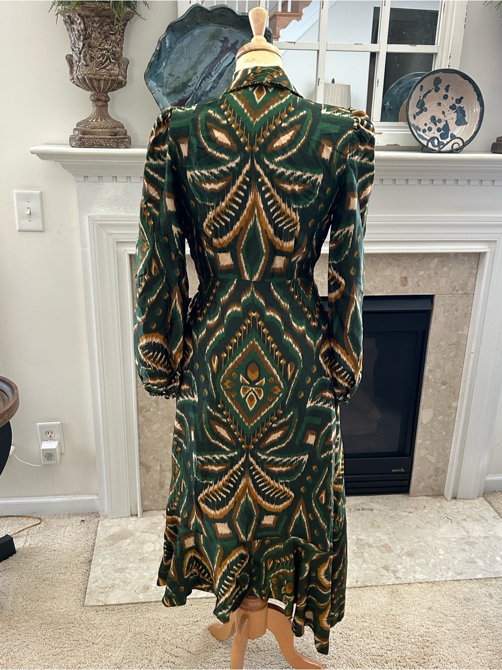 FARM Rio Pineapple Ikat Asymmetric Emerald & Gold Printed Long-Sleeve Wrap Dress - Picture 9 of 16